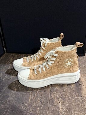 Converse Chuck TaylorAllstat Move Platform Sherpa Sneakers Women’s Size 6.5